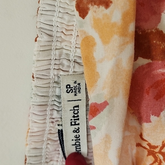 Abercrombie and Fitch  Baby Doll Floral Puff Sleeve Mini Dress Size SP - Picture 8 of 16